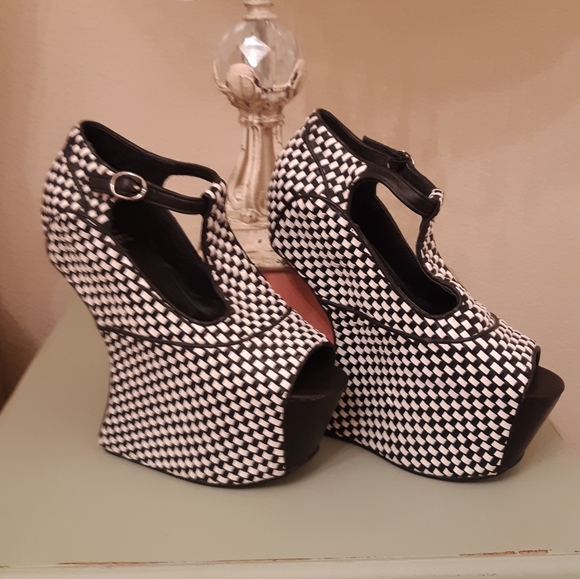 Jeffrey Campbell Heelless Nightwalkers Black and White Platform Wedge Heels - Picture 2 of 10